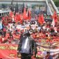 Massa buruh melakukan aksi bertajuk Aliansi Aksi Sejuta Buruh Cabut UU Omnibus Law Cipta Kerja di depan Gedung DPR/MPR RI, Jakarta, Rabu 10 Agustus 2022. TEMPO/Subekti.