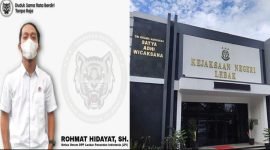 Ketua Umum Laskar Pasundan Indonesia, Rohmat Hidayat & Kantor Kejaksaan Negeri Lebak (Foto : tangerangnews.co.id)